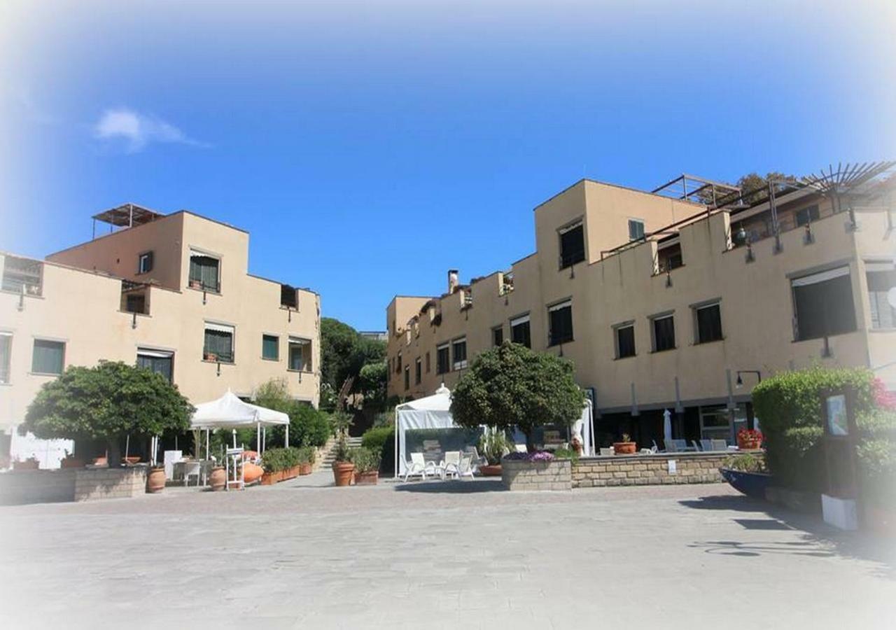 Appartamenti Boboli Punta Ala Exteriör bild